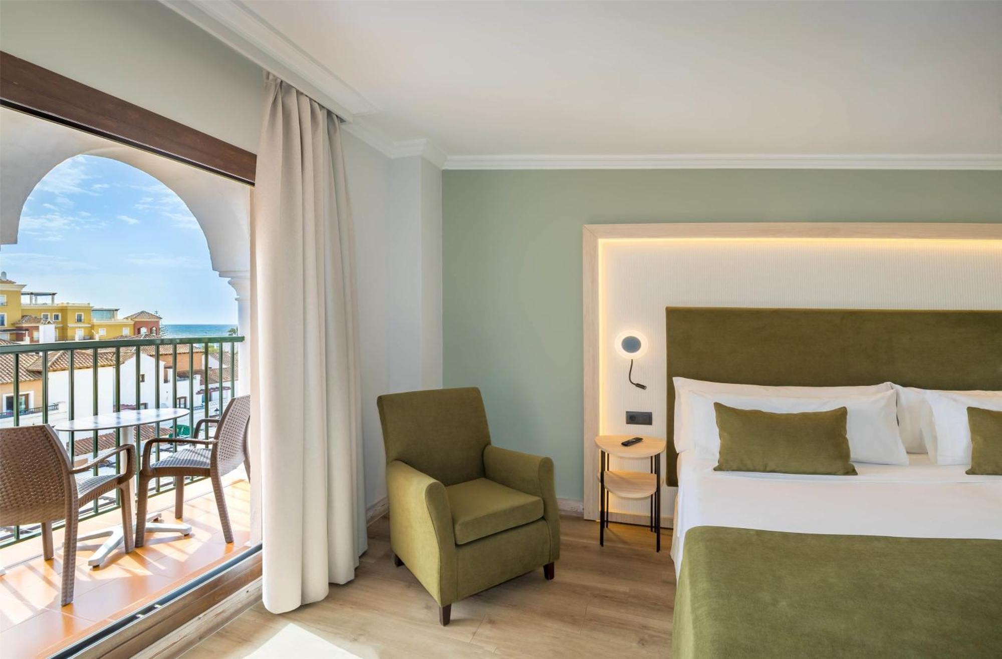 Habitación Doble Deluxe con vistas laterales al mar